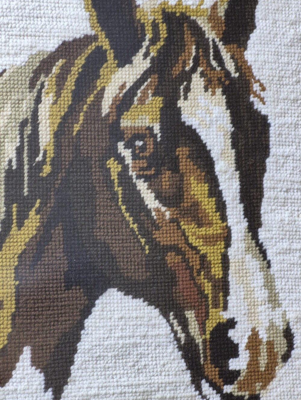 VINTAGE Horse Embroidery Needlepoint Framed Wall Art - Picture 5 of 15